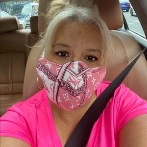 Meet your Posher, Iris